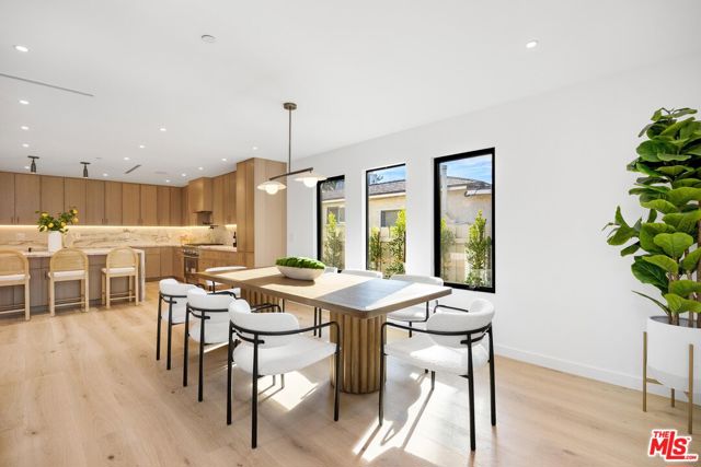 4627 Sunnyslope Avenue, Sherman Oaks CA: https://media.crmls.org/mediaz/793ef22d-7d26-4916-a90d-49a4bf521a2c.jpg