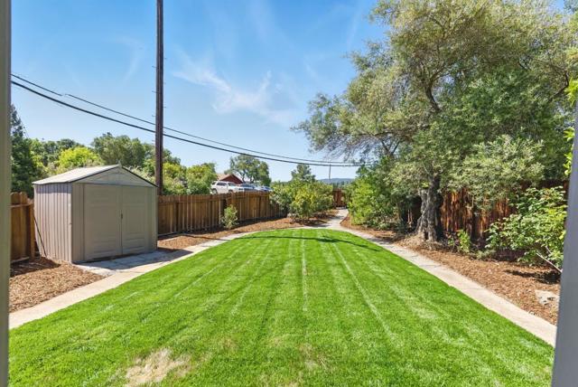 3996 Jefferson Avenue, Redwood City CA: https://media.crmls.org/mediaz/793f0095-5d83-4e22-8e74-9148551c022d.jpg