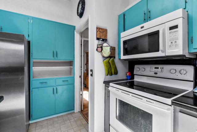 996 VIA VERDE, Del Rey Oaks CA: https://media.crmls.org/mediaz/793f1be8-cd18-4811-864b-03d389432320.jpg