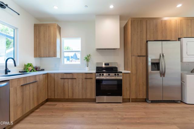 2222 1/4 Dorris Place, Los Angeles CA: https://media.crmls.org/mediaz/79403223-1cdb-429b-8e10-db1f0de254f8.jpg