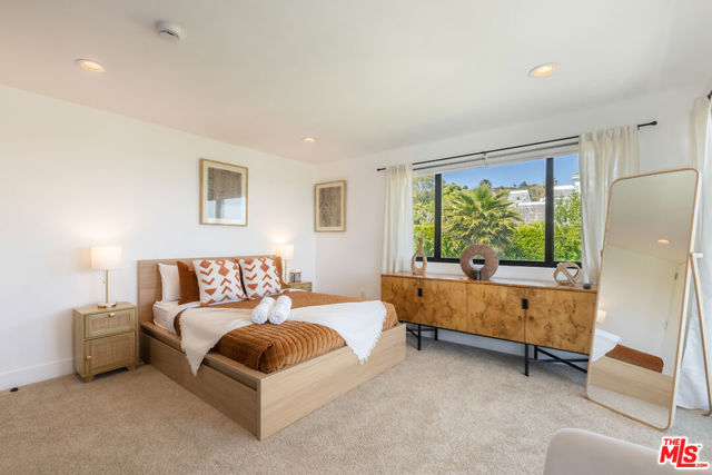 6320 VIA CATALDO Street, Malibu CA: https://media.crmls.org/mediaz/794152f6-6c47-412f-9ccd-a61153e27ad3.jpg