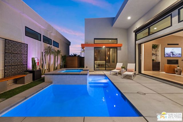 190 Obsidian Loop, Palm Springs CA: https://media.crmls.org/mediaz/79416ff6-ed2b-48b3-9255-bc7f2f6ccb69.jpg