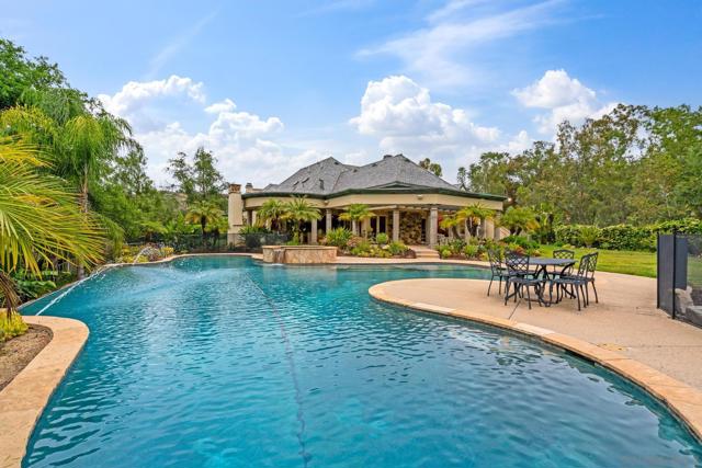 14380 Ciera Court, Poway CA: https://media.crmls.org/mediaz/7942a66c-dc55-45ea-9255-5d8440279b4b.jpg