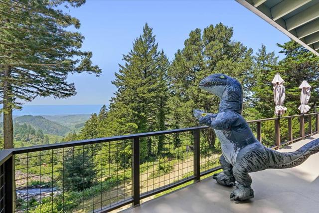 12960 Skyline Boulevard, Woodside CA: https://media.crmls.org/mediaz/7943e13e-989c-4921-bb75-590d95e875c4.jpg