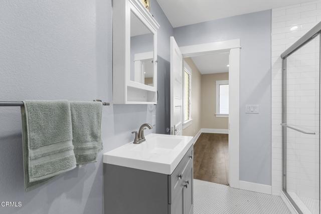 851 N Rampart Boulevard, Los Angeles CA: https://media.crmls.org/mediaz/794404cc-dcc5-44ca-8906-9e5a0c5c9fd7.jpg