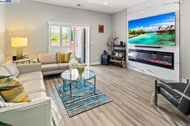 4309 BORA BORA AVE, Fremont CA: https://media.crmls.org/mediaz/7944d64e-5eac-4970-ad64-1c9c1e25b99f.jpg