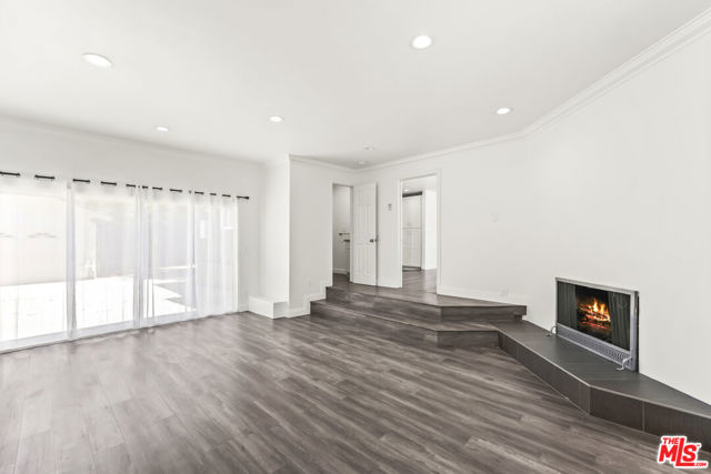 23046 Leonora Drive, Woodland Hills CA: https://media.crmls.org/mediaz/79468c06-0372-4081-804a-ce61a1906422.jpg