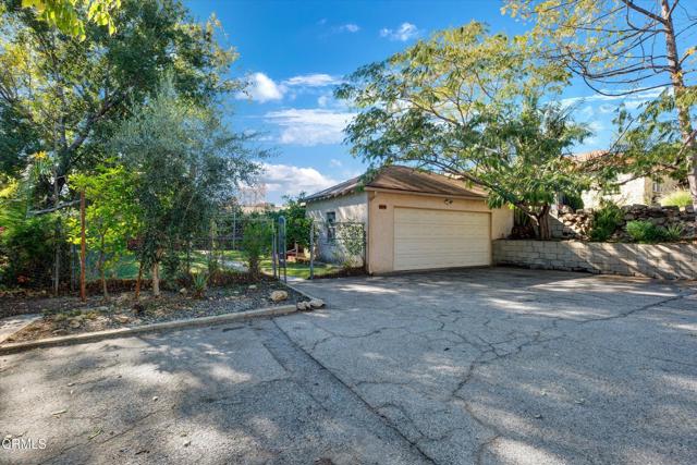 Detail Gallery Image 3 of 49 For 3942 Los Olivos Ln, Glendale,  CA 91214 - 3 Beds | 2 Baths