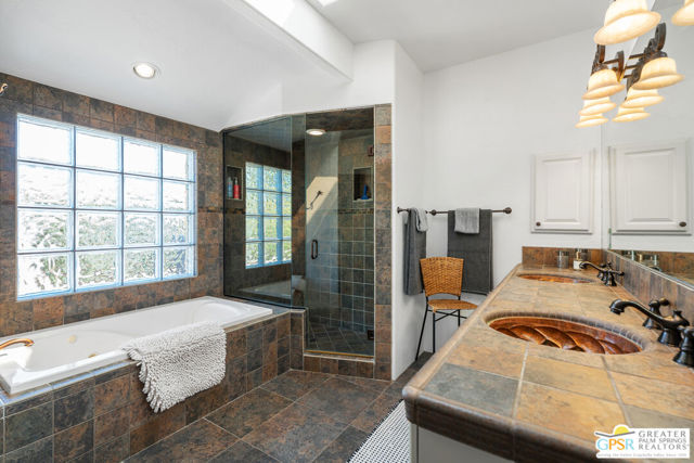 2684 Anza Trail, Palm Springs CA: https://media.crmls.org/mediaz/79487b04-0a58-44e5-8d39-c3ead4fd53bb.jpg