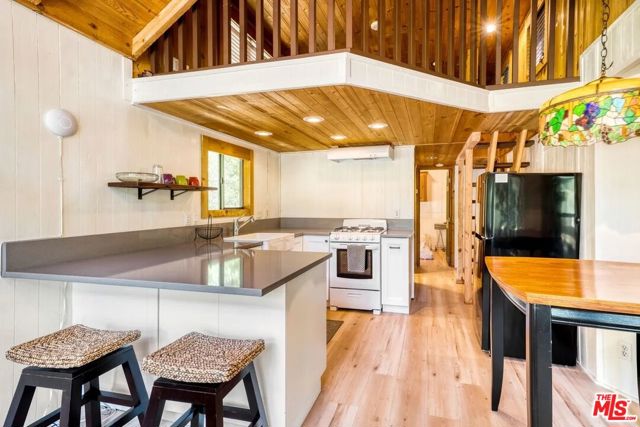 20799 Highway 128, Yorkville CA: https://media.crmls.org/mediaz/7949c915-f0fb-4603-a61f-fa56f622c104.jpg