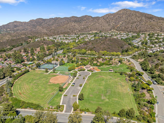979 Quarterhorse Lane, Oak Park CA: https://media.crmls.org/mediaz/794a0430-8955-461d-b070-b629ece905af.jpg