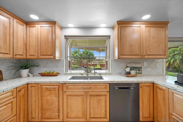 11479 Grassy Trail Dr, San Diego CA: https://media.crmls.org/mediaz/794a8cd0-881c-48bb-ace9-b27f6cbfa3f8.jpg