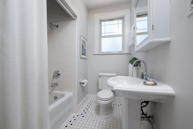841 Fairfield Road, Burlingame CA: https://media.crmls.org/mediaz/794abded-607d-49a4-9c25-76332d37138a.jpg