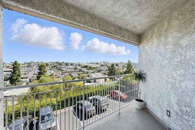 5252 Orange Avenue, San Diego CA: https://media.crmls.org/mediaz/794c4fdb-b9b1-4371-938d-d6432dd885d4.jpg
