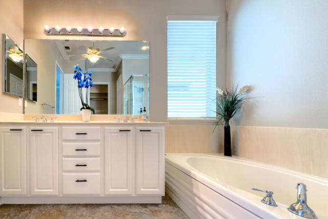 40421 Calle Santa Anita, Indio CA: https://media.crmls.org/mediaz/794ce2c6-06a5-4f83-99e5-a6218b3db3fa.jpg