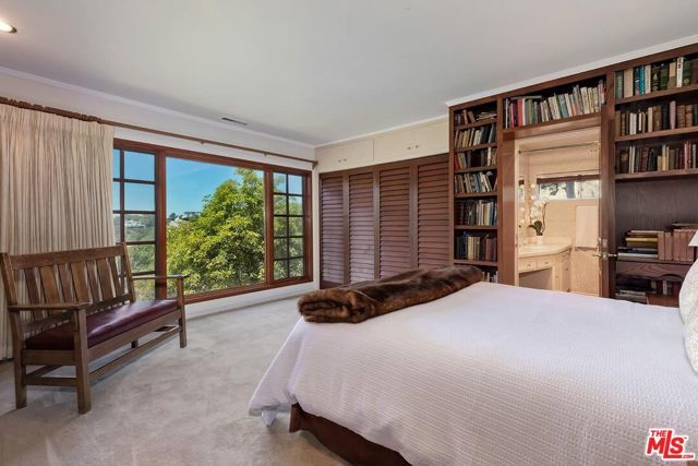 13490 Firth Drive, Beverly Hills CA: https://media.crmls.org/mediaz/794cee52-49cc-4276-a21a-f1b9e6a259e3.jpg
