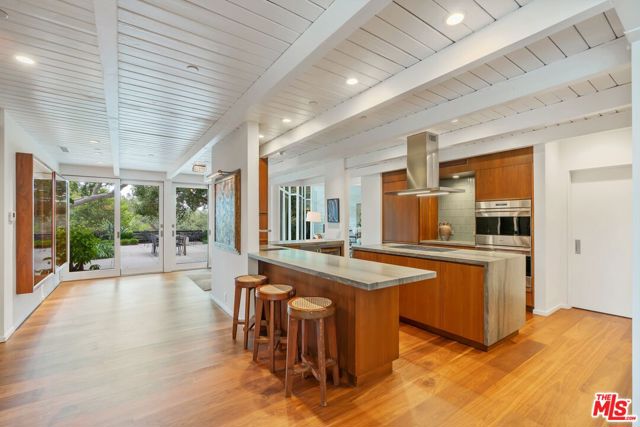 2179 Mandeville Canyon Road, Los Angeles CA: https://media.crmls.org/mediaz/794d0331-dcc5-40cc-b29c-bb01bdb4844f.jpg