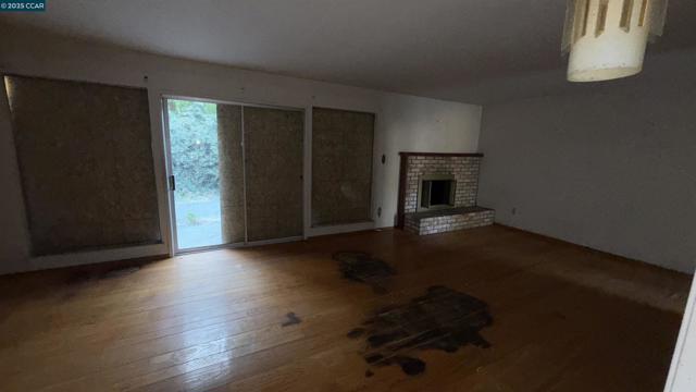 2946 Oxford Ave, Richmond CA: https://media.crmls.org/mediaz/794e5db1-4724-4b76-b650-633c4a7db685.jpg