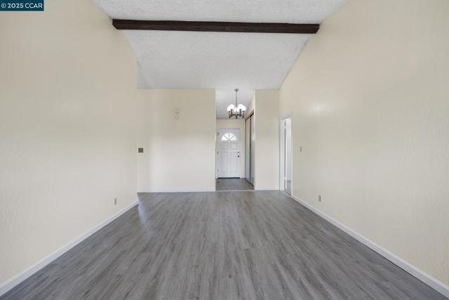 5571 Sepulveda Ct, Concord CA: https://media.crmls.org/mediaz/794e9c1e-3998-4ede-8b14-eaf98a8dc7cb.jpg