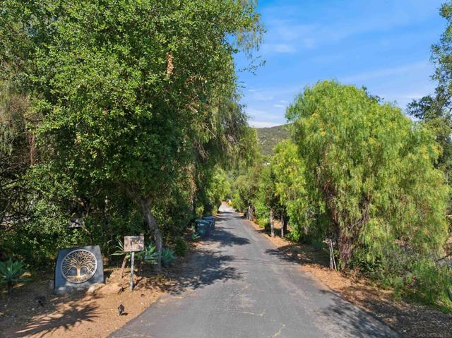 1722 Tierra Libertia Rd, Escondido CA: https://media.crmls.org/mediaz/794f15b1-45a4-4915-8d7d-214203743511.jpg