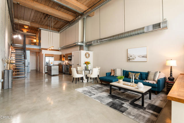 Detail Gallery Image 3 of 39 For 530 S Hewitt St #139,  Los Angeles,  CA 90013 - 2 Beds | 2 Baths