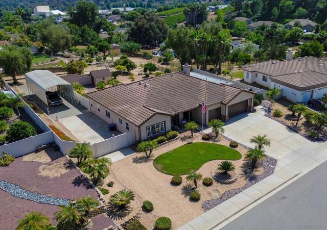 2059 Avocado Knoll Lane, Fallbrook CA: https://media.crmls.org/mediaz/79500cc7-e5dd-42f7-ac10-cacfb7f6d64f.jpg