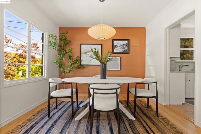 2451 Carmel St, Oakland CA: https://media.crmls.org/mediaz/79502349-86b7-4c62-a599-6f1e80ae9436.jpg