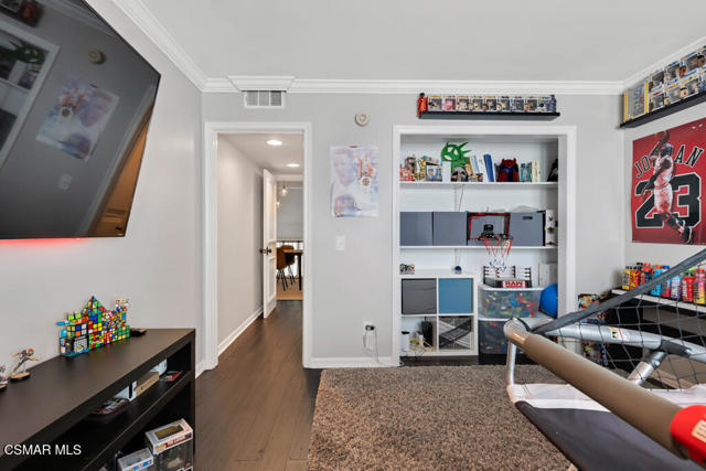 6217 Nita Avenue, Woodland Hills CA: https://media.crmls.org/mediaz/79505ea8-4dd3-4672-81a9-df30e4a58ea2.jpg