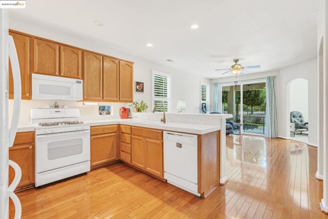 1185 BACCHINI LANE, Brentwood CA: https://media.crmls.org/mediaz/79507b20-8c6a-4189-aa12-eb67f262306d.jpg