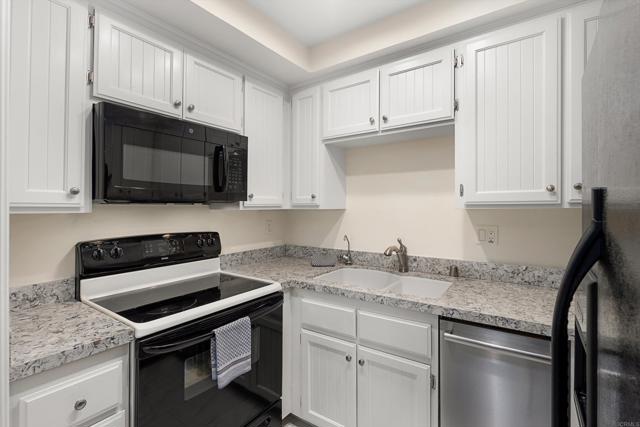 Detail Gallery Image 3 of 53 For 1560 Circa Del Lago #D104,  San Marcos,  CA 92078 - 2 Beds | 2 Baths