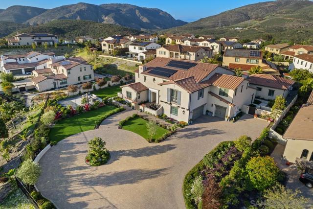 8416 Hidden Cove Way, San Diego CA: https://media.crmls.org/mediaz/79516eb3-7045-4c89-beea-8e0142d1a069.jpg