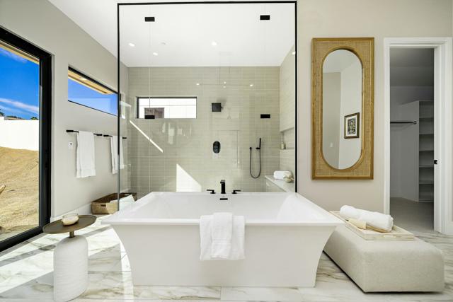 79242 Tom Fazio S Lane, La Quinta CA: https://media.crmls.org/mediaz/79525ad7-42e9-4fd0-8c93-5d6e2b8fadea.jpg