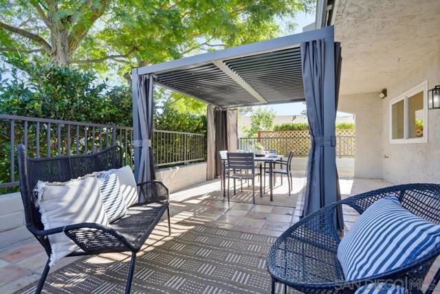 2003 Caminito Circulo Norte, La Jolla CA: https://media.crmls.org/mediaz/795320a8-9403-4e11-9a57-58f70b197052.jpg