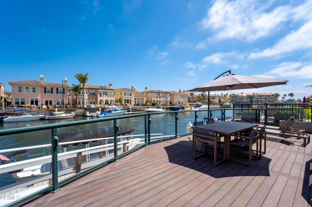 1520 Viewpoint Drive, Oxnard CA: https://media.crmls.org/mediaz/795331be-5034-41b0-982a-a0f696f1fb20.jpg