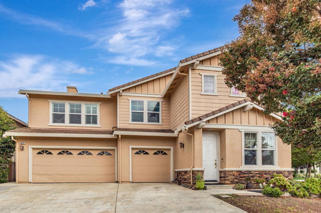 9632 Cherrywood Court, Gilroy CA: https://media.crmls.org/mediaz/7953378b-c7b8-4ff1-8443-6da7be4b6f3d.jpg