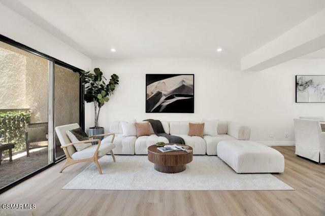 26008 Alizia Canyon Drive, Calabasas CA: https://media.crmls.org/mediaz/79539f4c-e573-404c-a4c8-676157943714.jpg