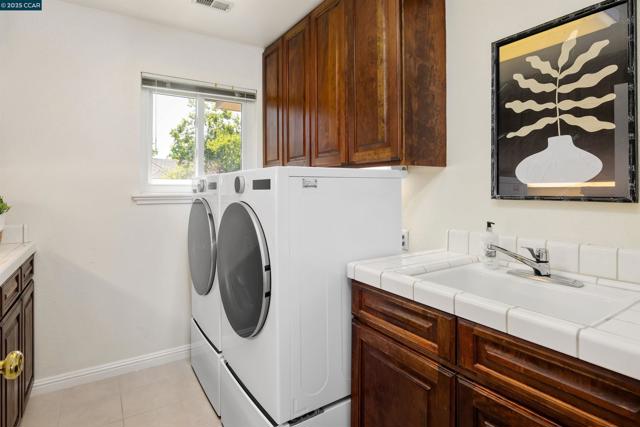 4405 Deer Ridge Rd, Danville CA: https://media.crmls.org/mediaz/795594b9-fffc-4f56-9933-f9ab92433d8d.jpg