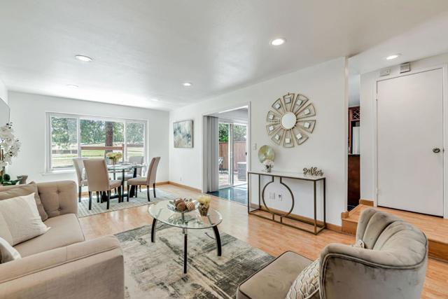 347 Kinross Drive, Walnut Creek CA: https://media.crmls.org/mediaz/7955ce31-6d6d-4d21-a434-de47f095124a.jpg