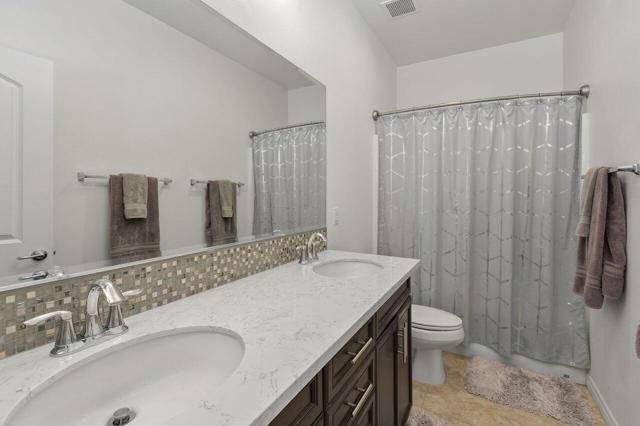 461 Paseo Del Corazon, Palm Desert CA: https://media.crmls.org/mediaz/79569359-14de-4cb3-8cf6-afa6b38903ba.jpg