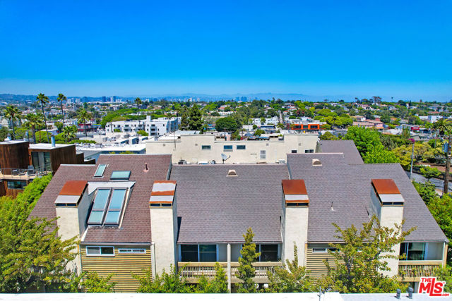 631 Strand Street, Santa Monica CA: https://media.crmls.org/mediaz/7957f988-0d53-46ef-90f2-ecfbbe417d58.jpg
