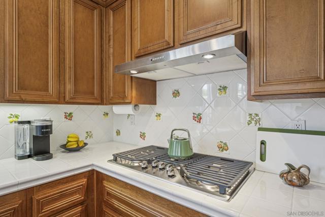 1266 Mariposa Rd, Carlsbad CA: https://media.crmls.org/mediaz/79584c7e-9c1a-41c6-a360-9064ea37cc6e.jpg