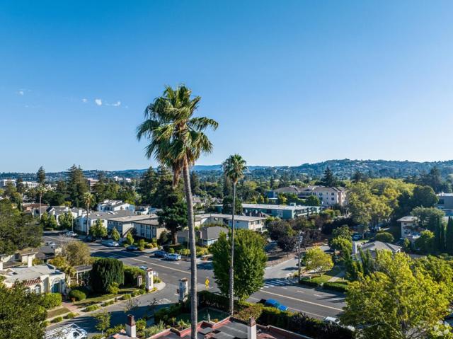 683 Vanessa Drive, San Mateo CA: https://media.crmls.org/mediaz/7958648f-e826-437e-b3d5-33d4f214146a.jpg