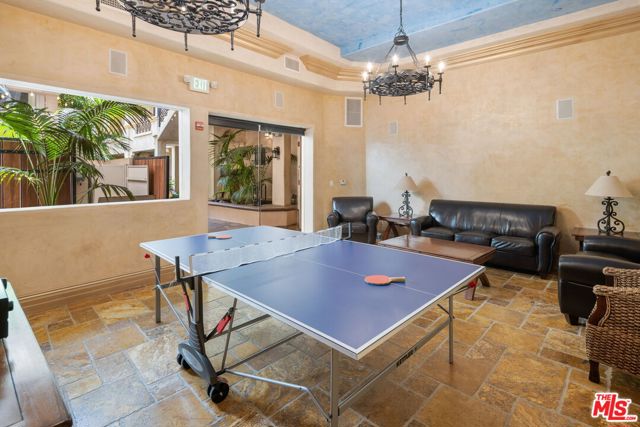 16123 West Sunset Boulevard, 12 photo 20