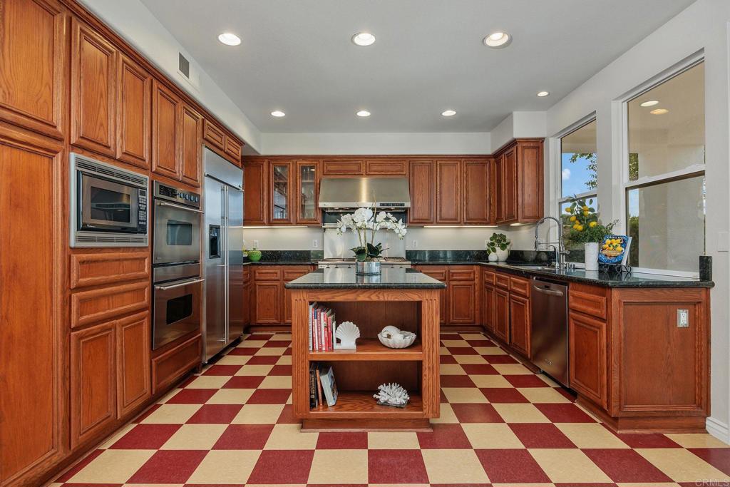 4200 Shorepointe Way - photo 14