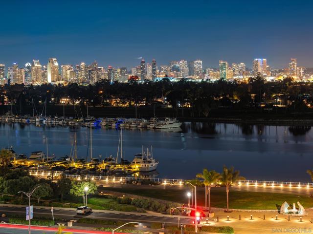 1810 Avenida Del Mundo, Coronado CA: https://media.crmls.org/mediaz/7959e12f-742d-4247-91e0-592db2d2cb9f.jpg