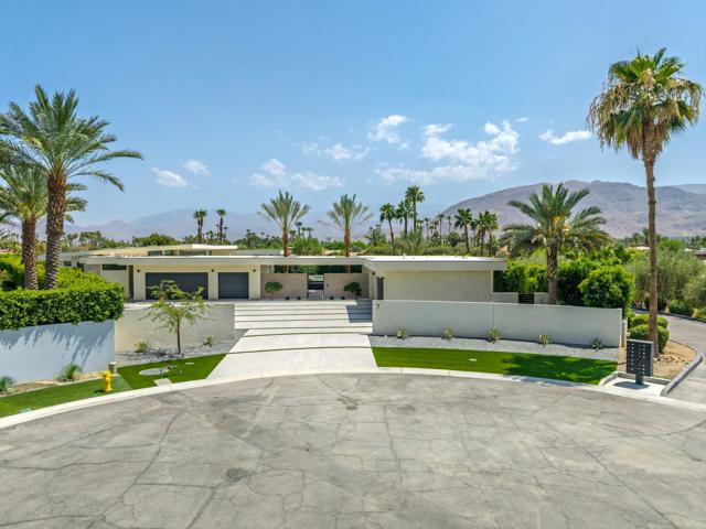 7 Makena Lane, Rancho Mirage CA: https://media.crmls.org/mediaz/795a63f0-98a7-4208-9f26-26256ee40aef.jpg