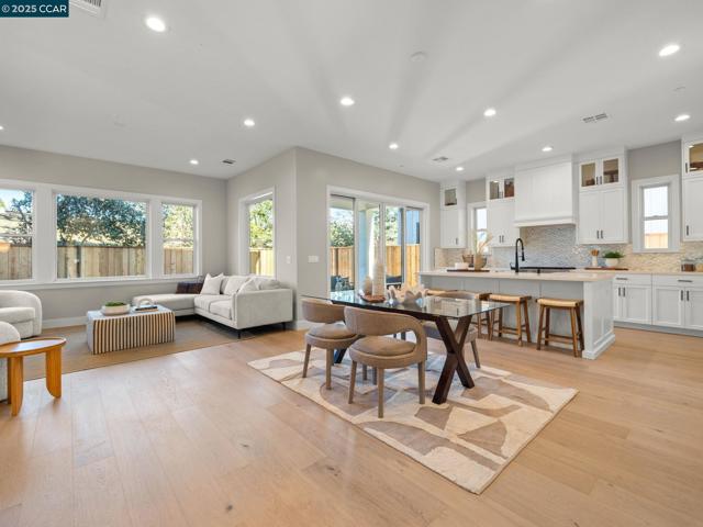 257 Haleena Place, Walnut Creek CA: https://media.crmls.org/mediaz/795abfc8-88bf-4c1f-90a0-1290ac9560e7.jpg
