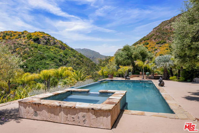 31823 Lobo Canyon Road, Agoura Hills CA: https://media.crmls.org/mediaz/795ae7a1-4b75-4958-82a6-f2bb0e61f564.jpg