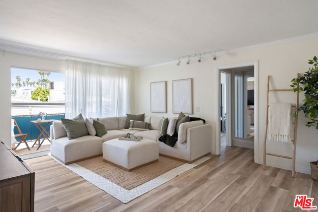 3939 E Allin Street, Long Beach CA: https://media.crmls.org/mediaz/795b4634-7ab2-457c-829b-fa6f15d1e8c1.jpg