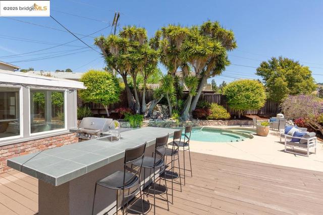 3308 Ahern CT, Richmond CA: https://media.crmls.org/mediaz/795bfc01-6bca-496f-8d70-4cdb133dabf5.jpg